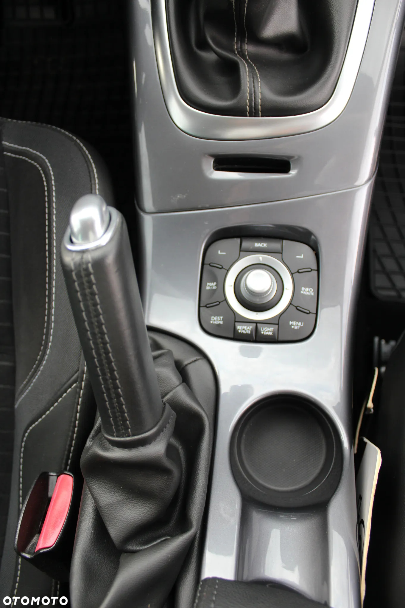 Renault Scenic ENERGY TCe 130 S&S Xmod Bose Edition - 28