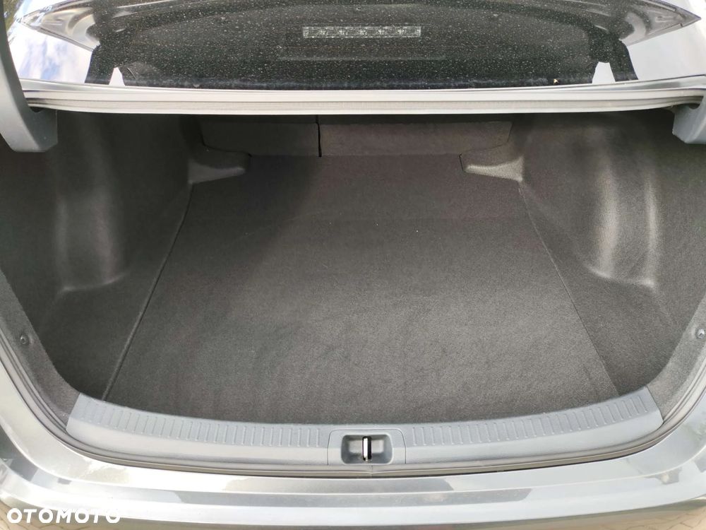 Toyota Corolla 1.8 Hybrid Style - 19
