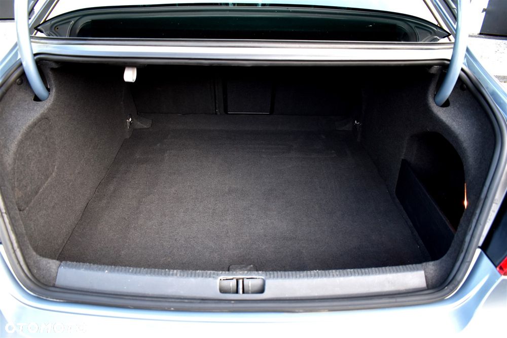 Volkswagen Passat CC 2.0 TDI DSG Individual - 16