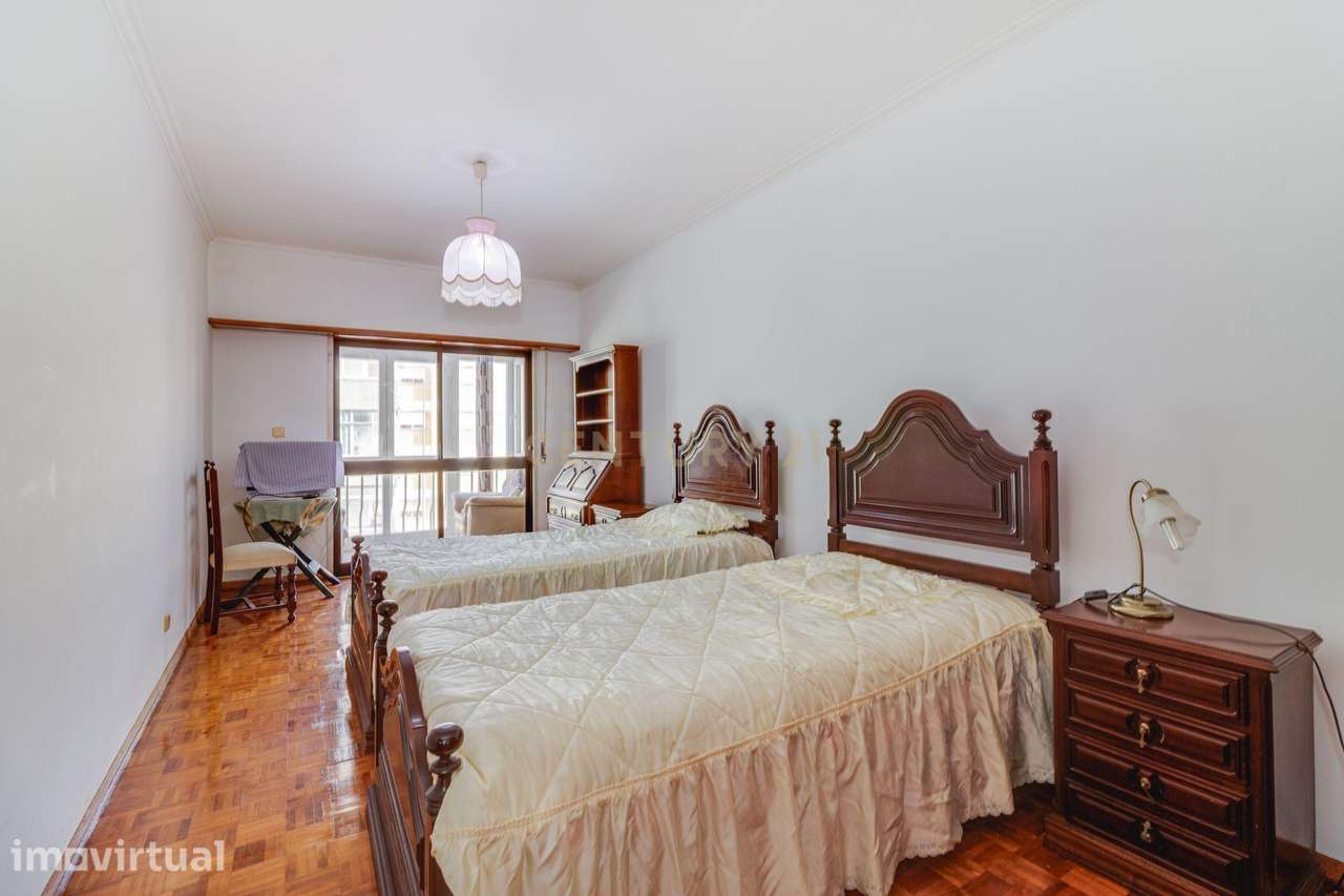 Apartamento T3 com 1 Parqueamento | Agualva-Cacém - Grande imagem: 2/27