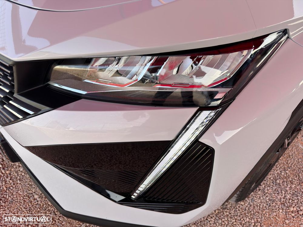 Peugeot 408 1.6 Hybrid Allure e-EAT8 - 22