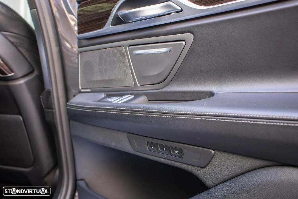 BMW 745 e iPerformance - 31