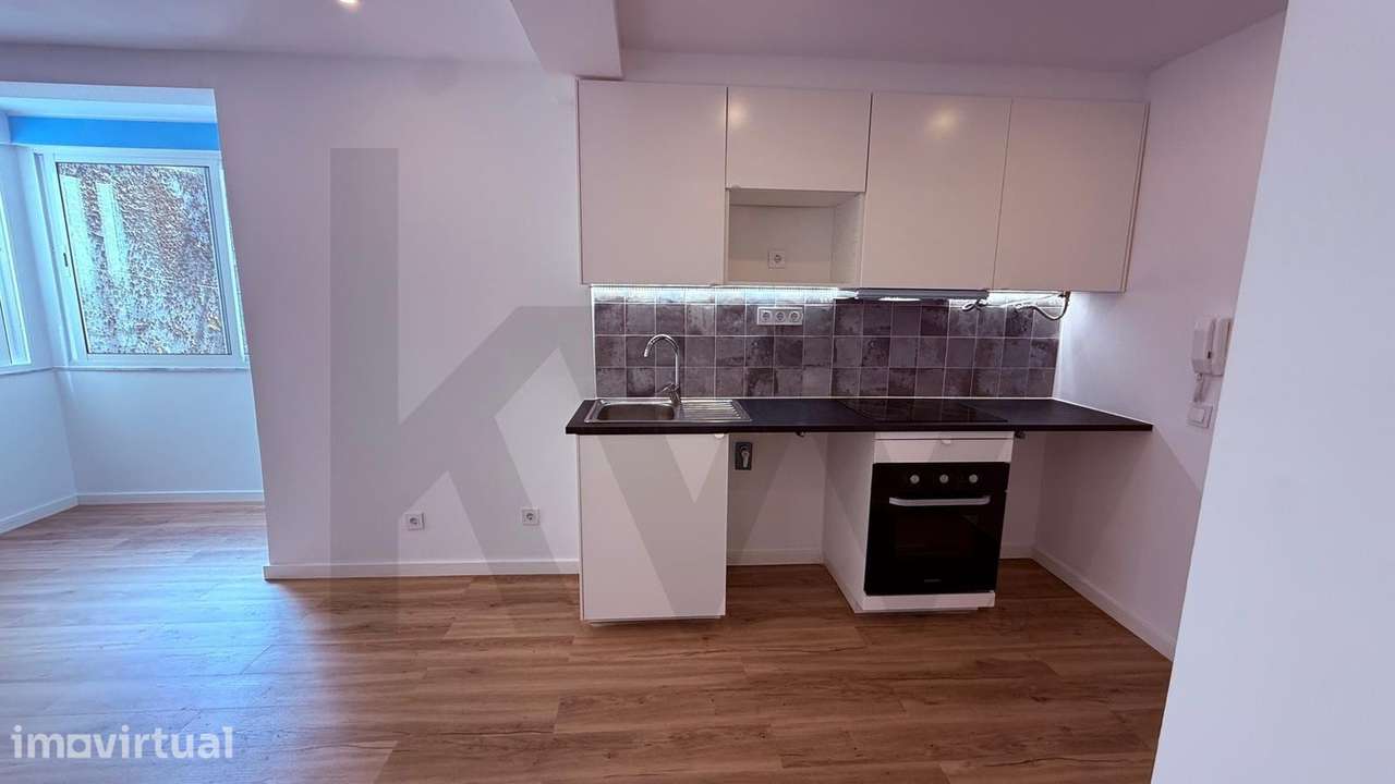 Design Moderno e Espaço Inteligente: T2 Totalmente Remodelado na Bura - Grande imagem: 2/20