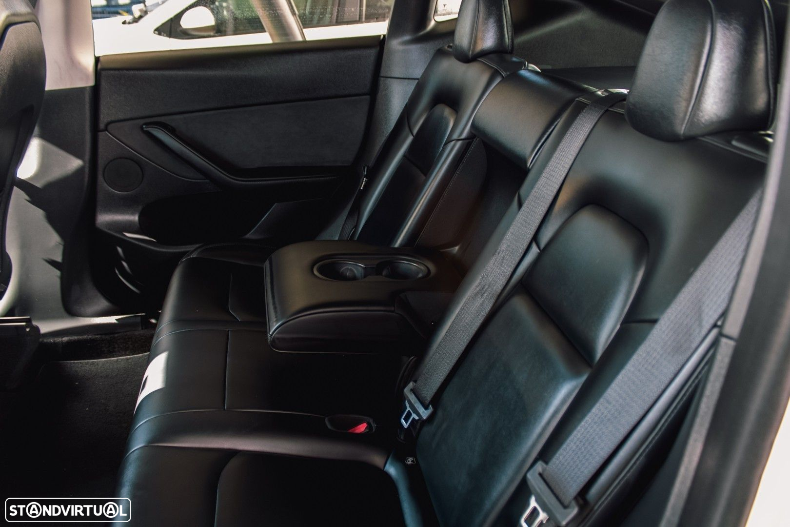 Tesla Model Y Long Range Dual Motor AWD - 26