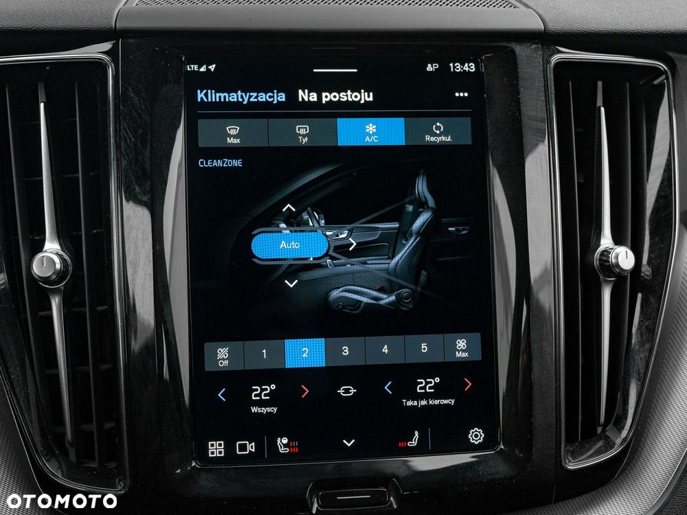 Volvo XC 60 B4 B Plus Dark - 22