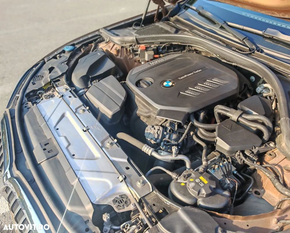 BMW Seria 3 320d Aut. Luxury Line - 17