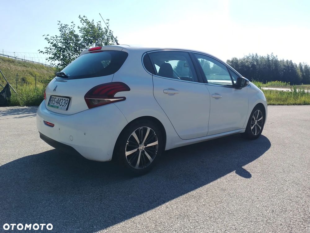 Peugeot 208 2017 photo 4