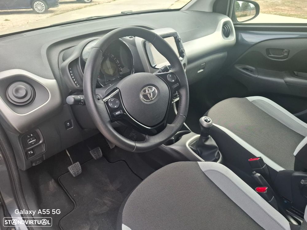 Toyota Aygo 1.0 X-Play Plus+X-Touch - 17
