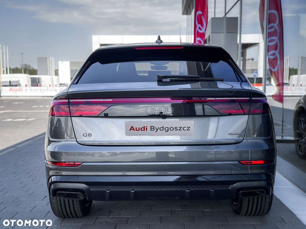 Audi Q8 - 12