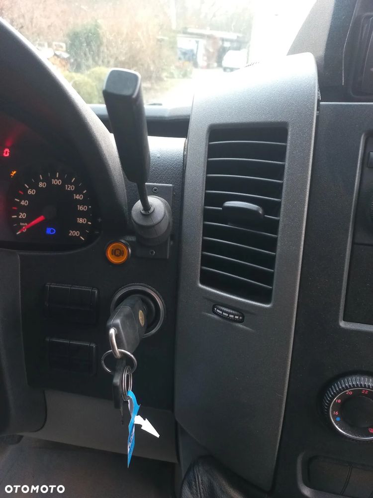 Volkswagen Crafter - 11