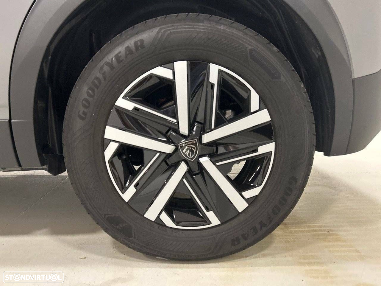 Peugeot e-2008 54 kWh Active - 11