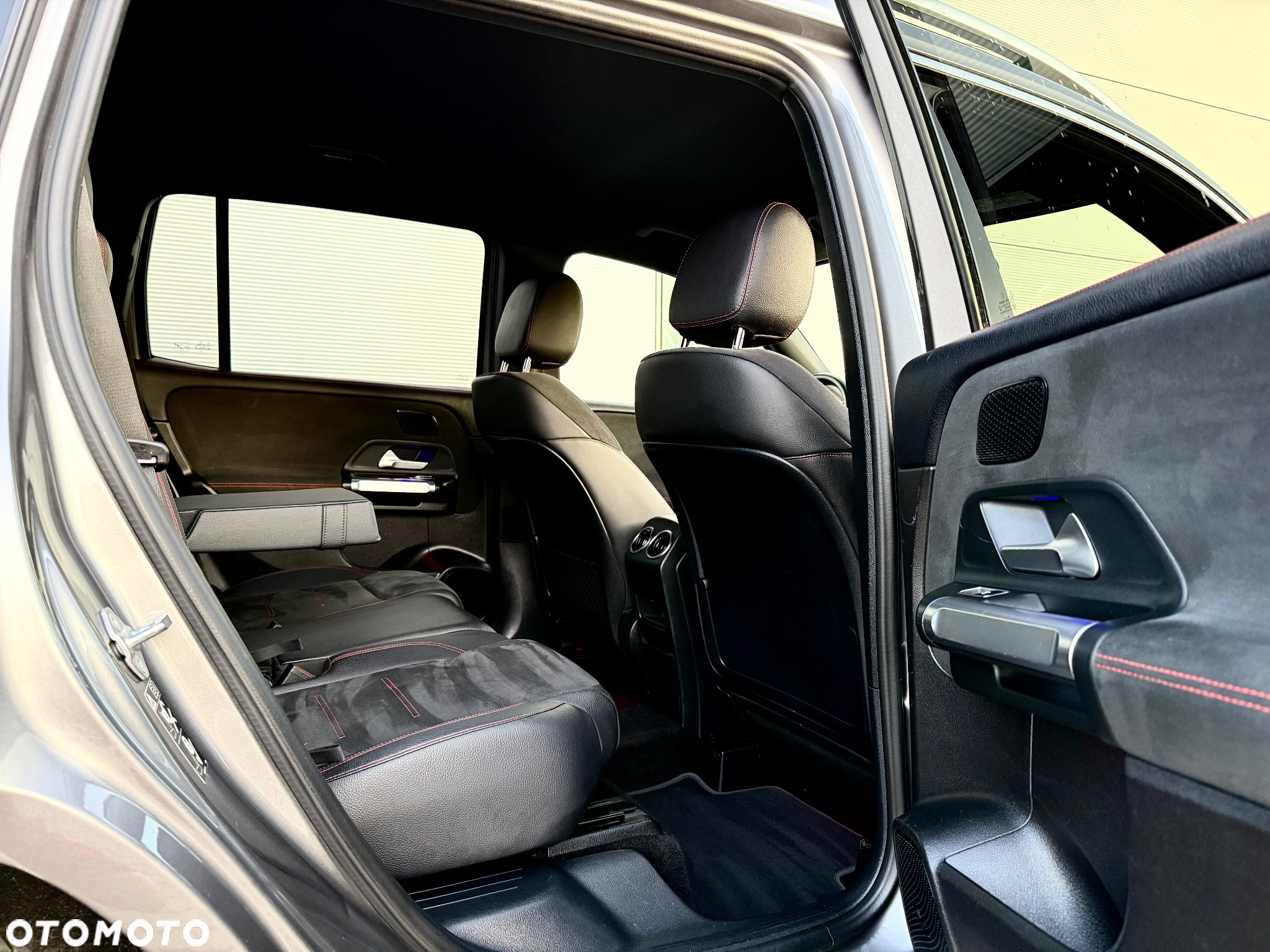 Mercedes-Benz GLB 200 d 8G-DCT AMG Line - 35