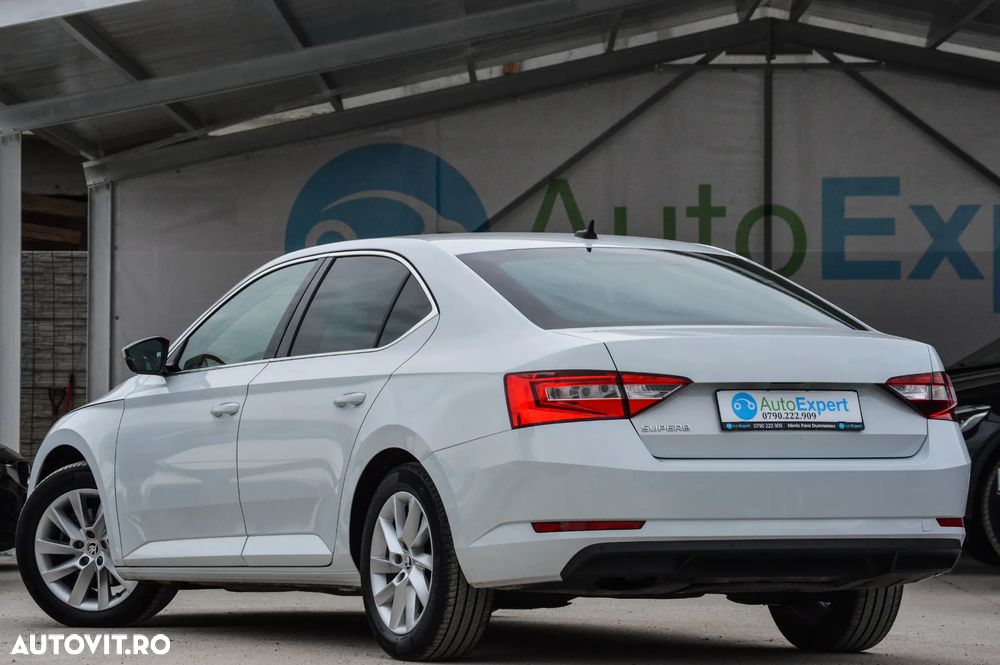 Skoda Superb 2.0 TDI DSG Essence - 29