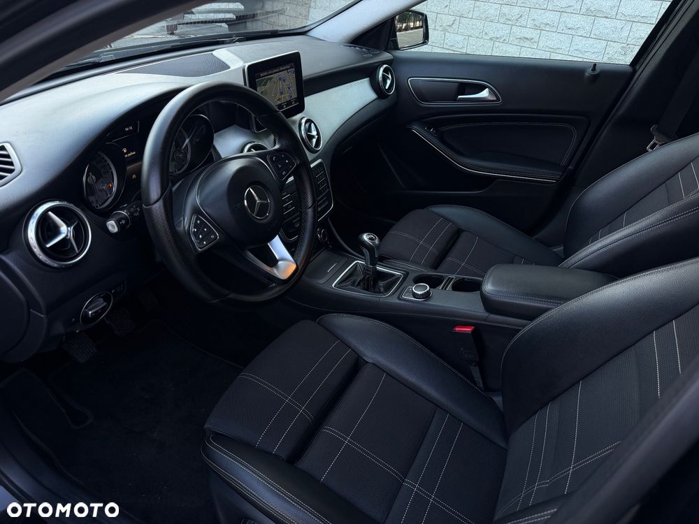 Mercedes-Benz GLA - 27