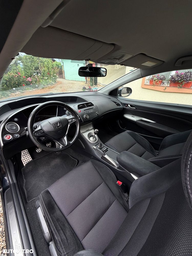 Honda Civic 1.8 TypeS Plus - 12