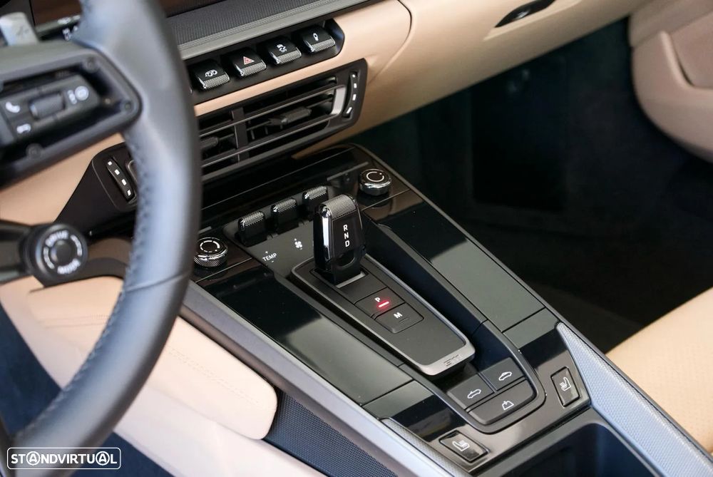 Porsche 911 (992) Carrera 4S PDK - 17