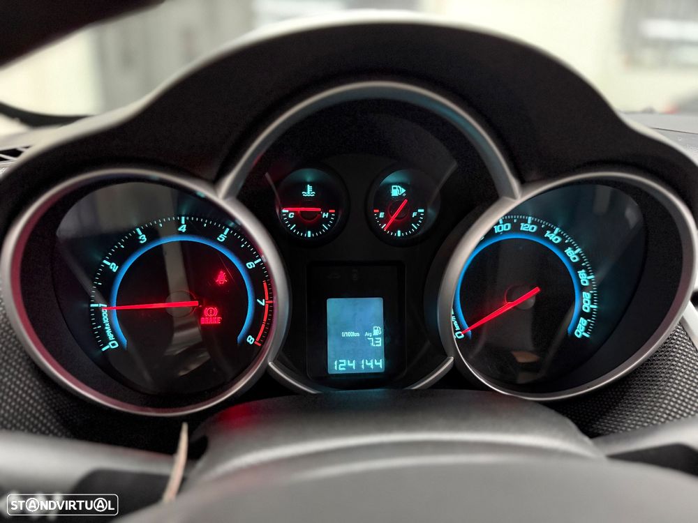 Chevrolet Cruze 1.6 LT - 18