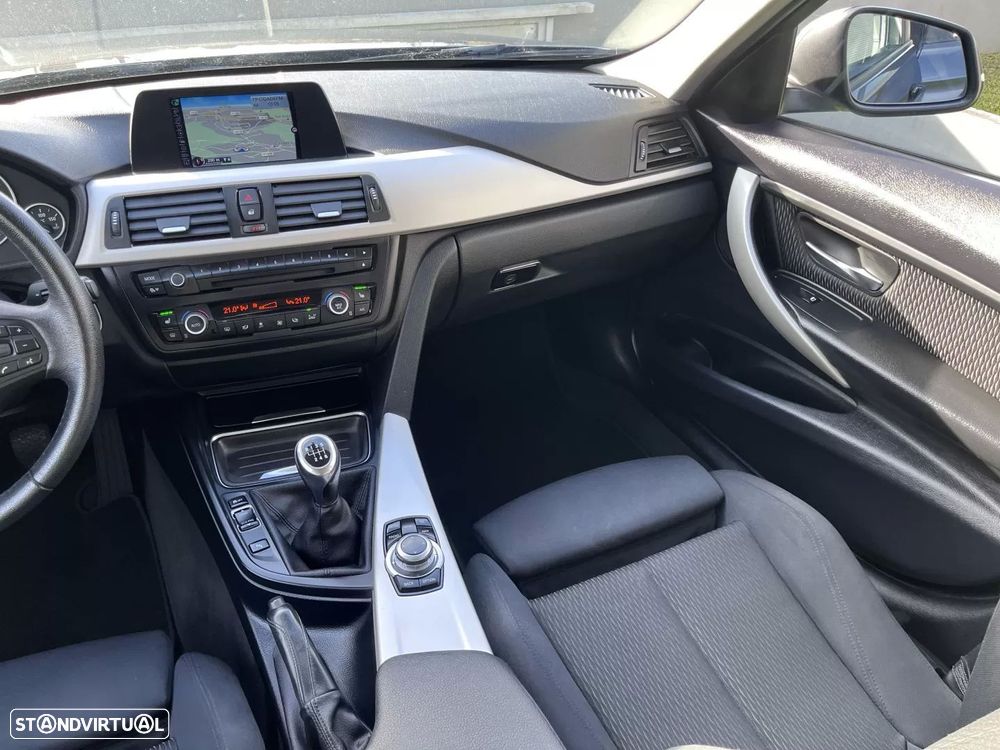 BMW 320 d Touring Sport Line - 27