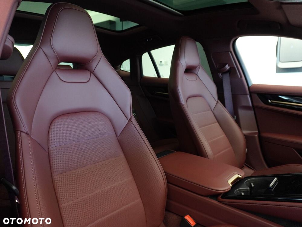 Porsche Panamera 4 - 32