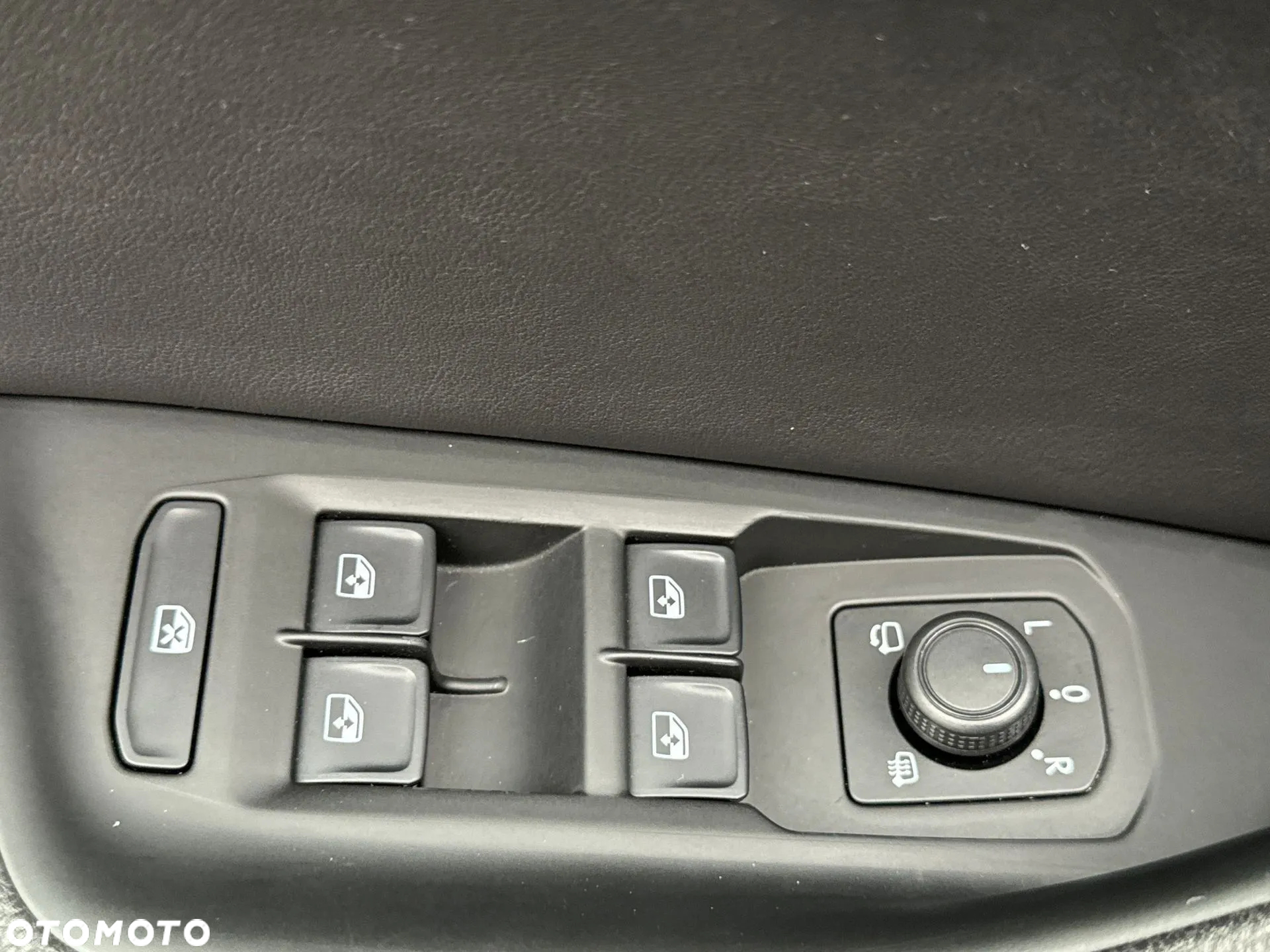 Volkswagen Arteon 2.0 TSI DSG R-Line - 16