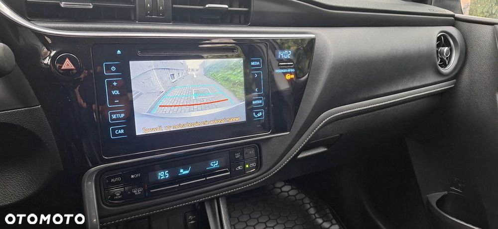 Toyota Auris 1.6 Premium - 10