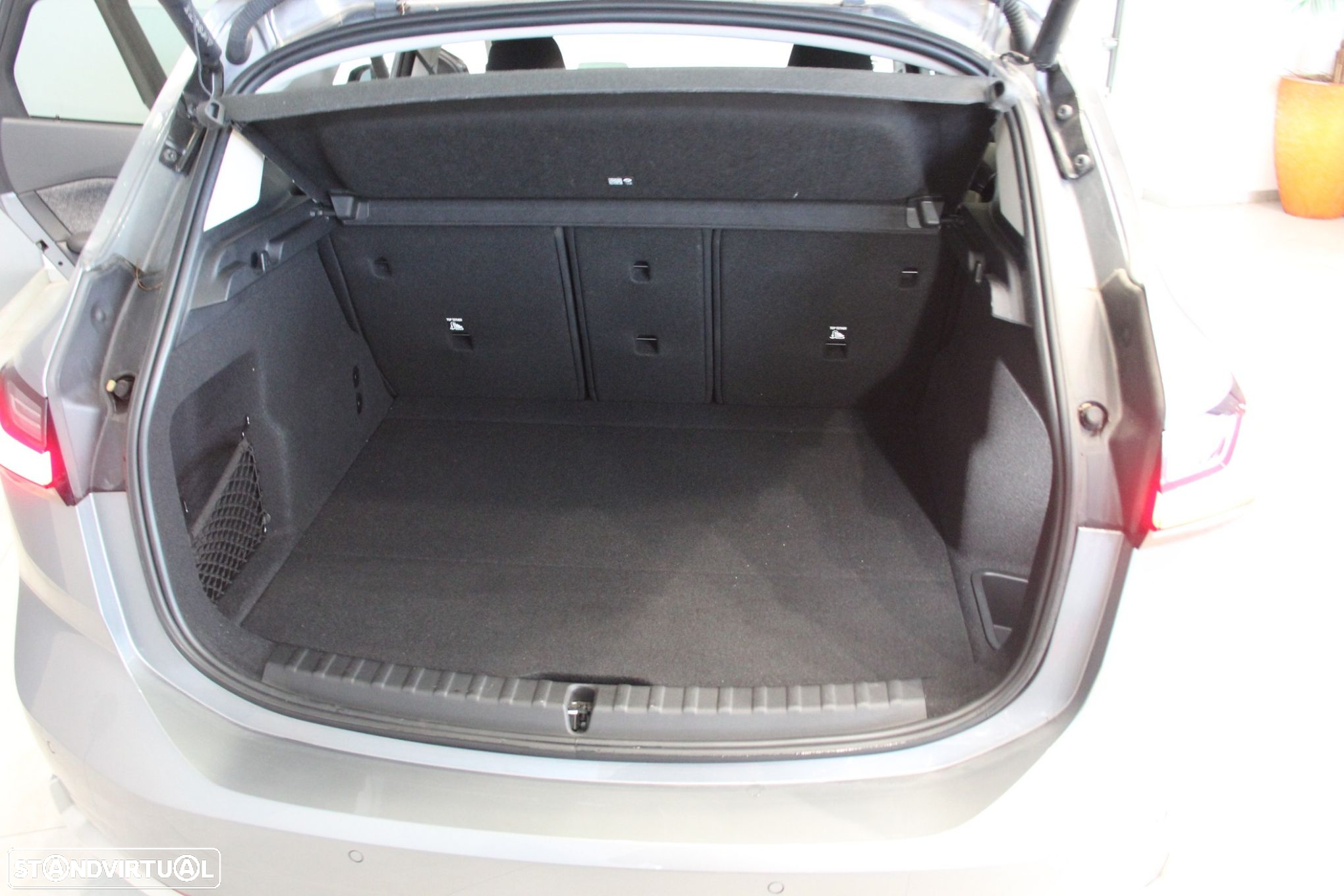 BMW 218 Active Tourer d Line Luxury Auto - 26
