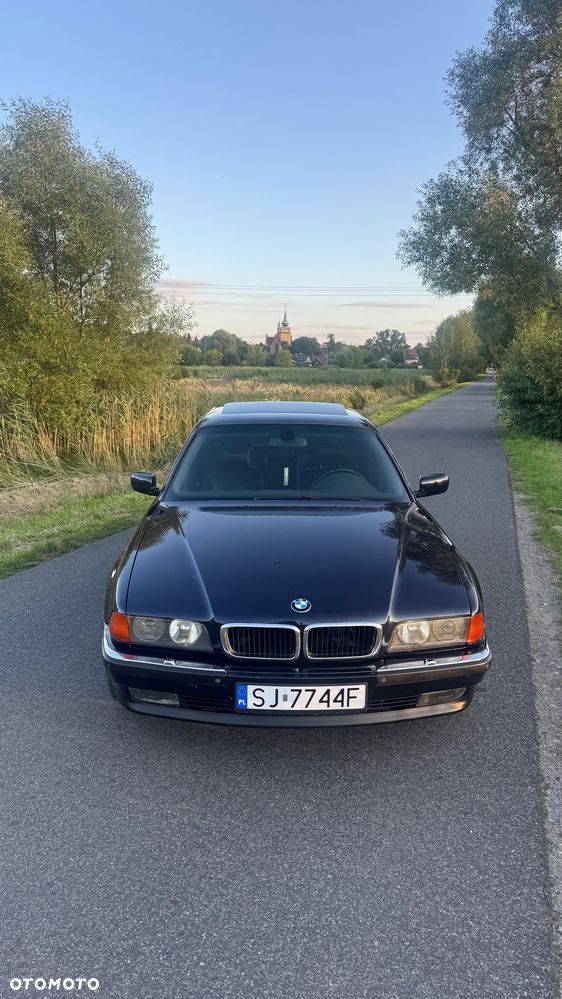 BMW Seria 7 740i - 2