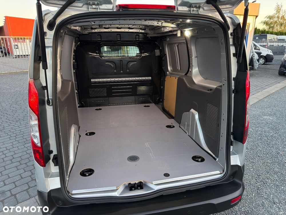 Ford Transit Connect - 17