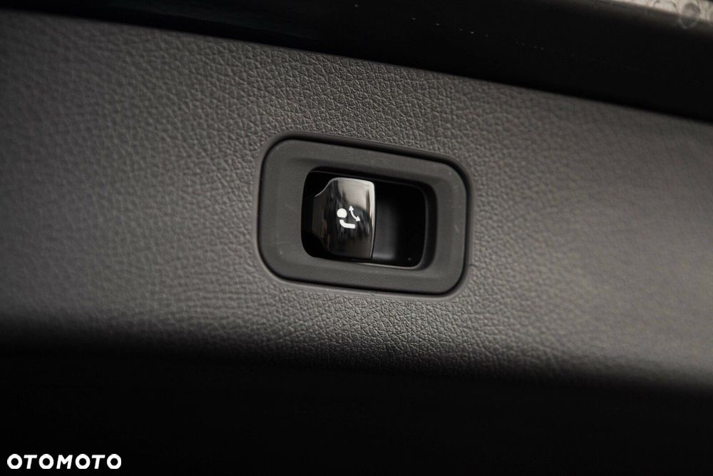 Mercedes-Benz GLC - 34