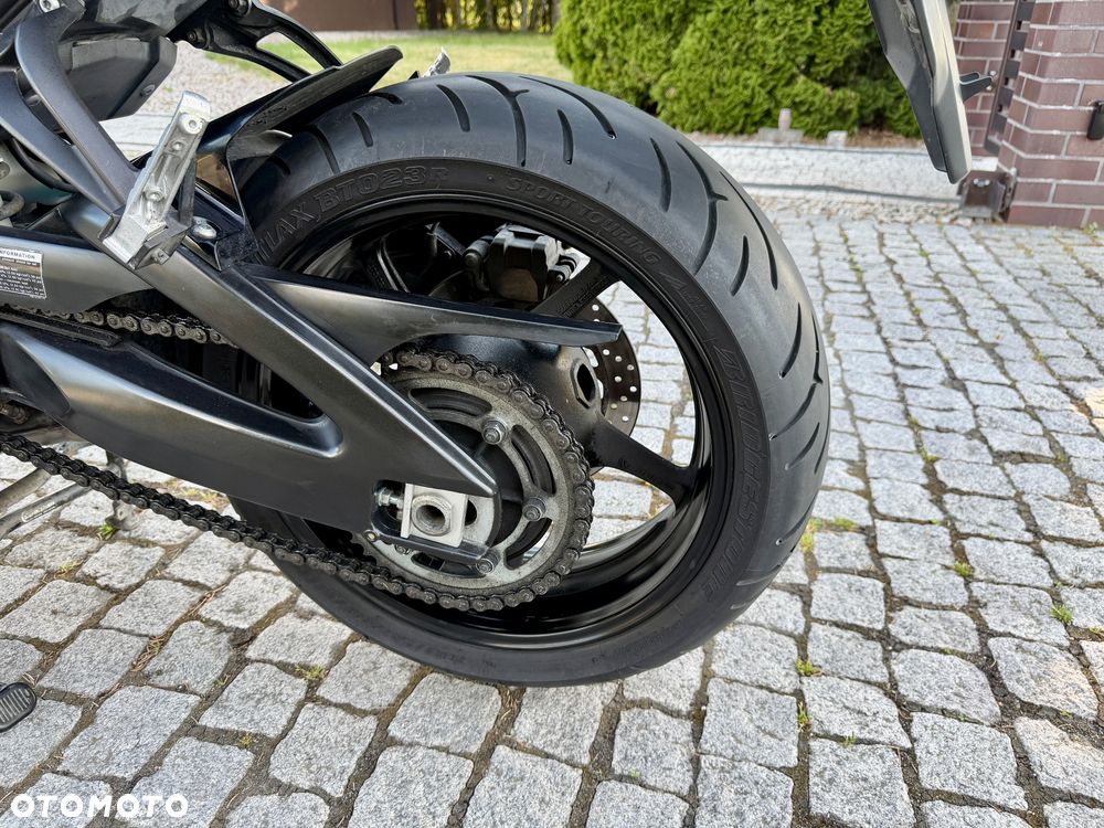 Yamaha FZ8 - 16