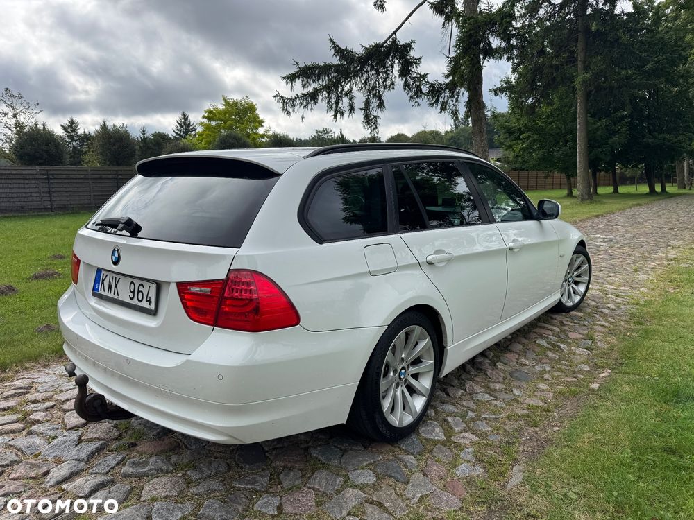 BMW Seria 3 318d DPF Touring Edition Sport - 3