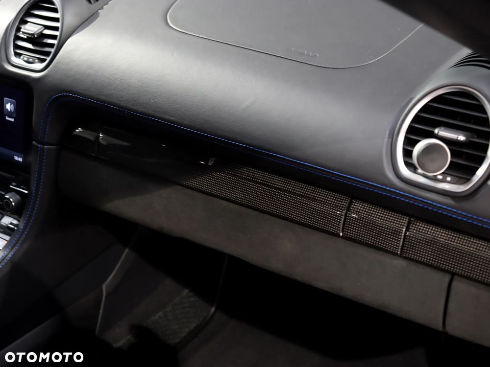 Porsche 718 Spyder - 21