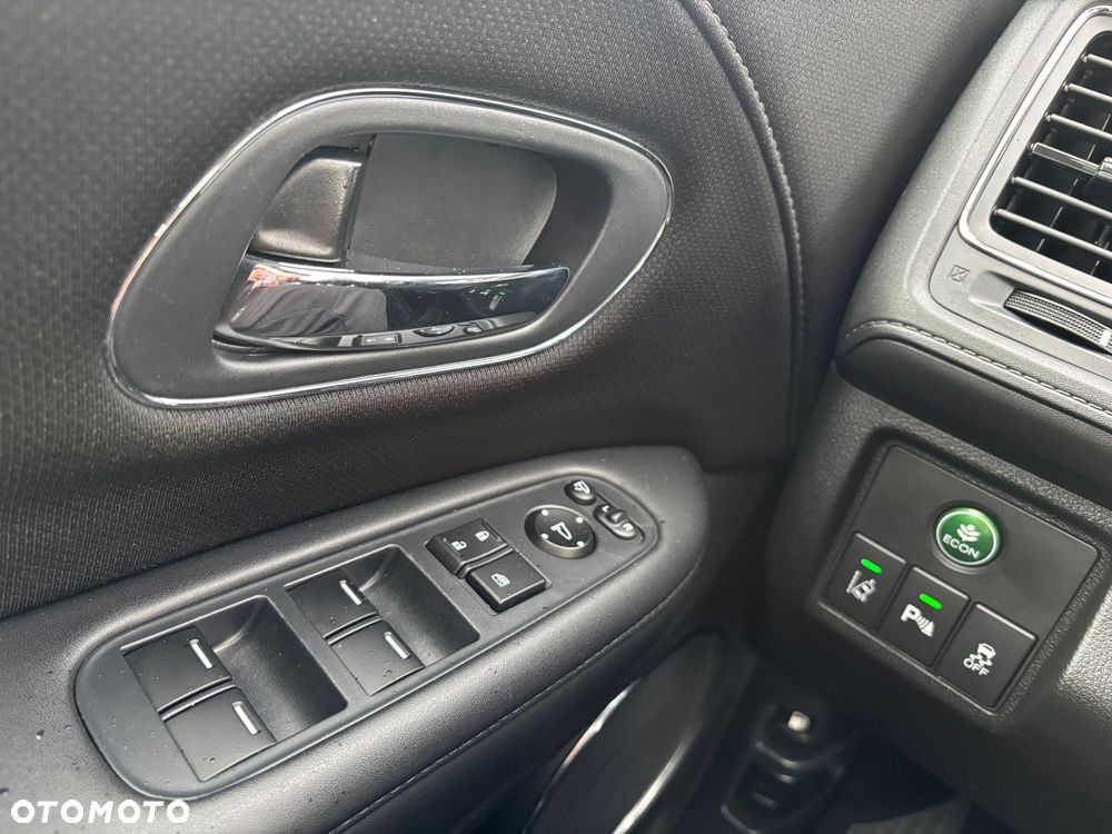 Honda HR-V 1.5 i-VTEC CVT Executive - 18
