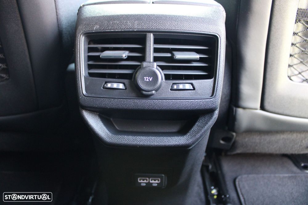 Peugeot 3008 1.6 Hybrid4 GT Pack e-EAT8 - 39
