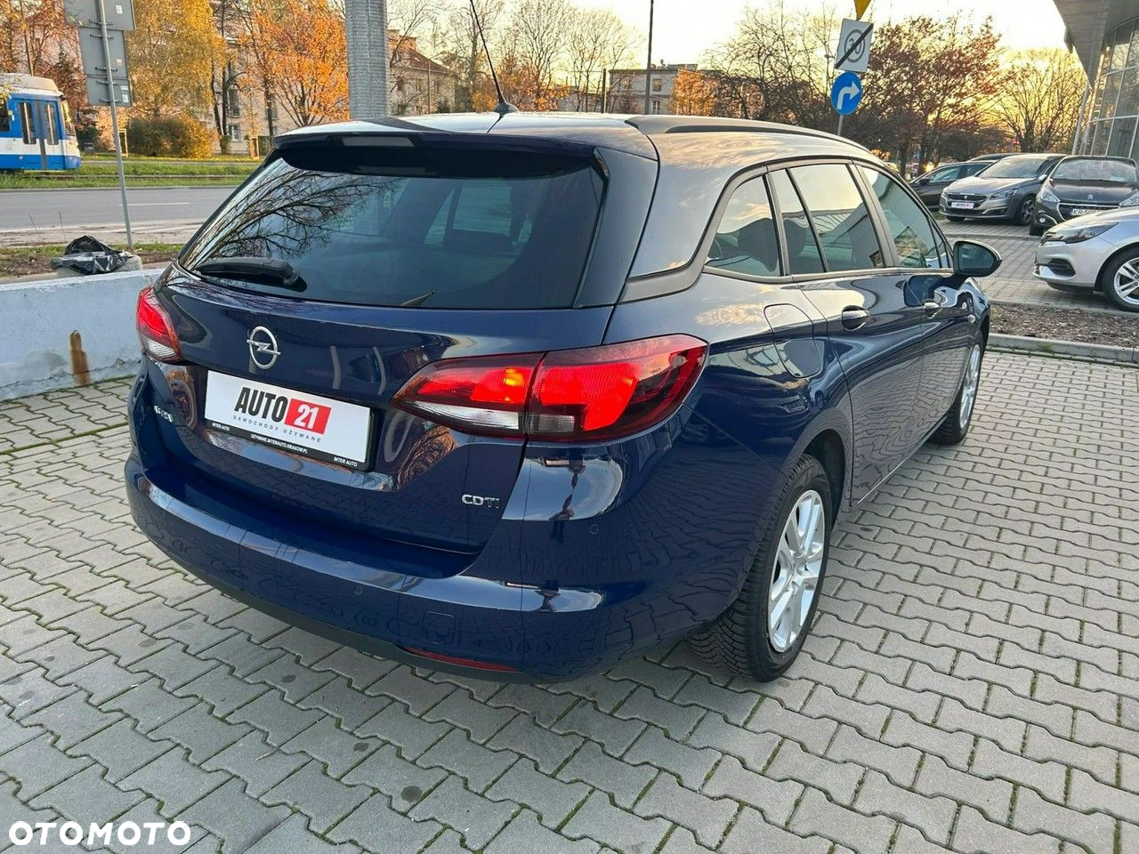 Opel Astra V 1.6 CDTI Dynamic S&S - 6