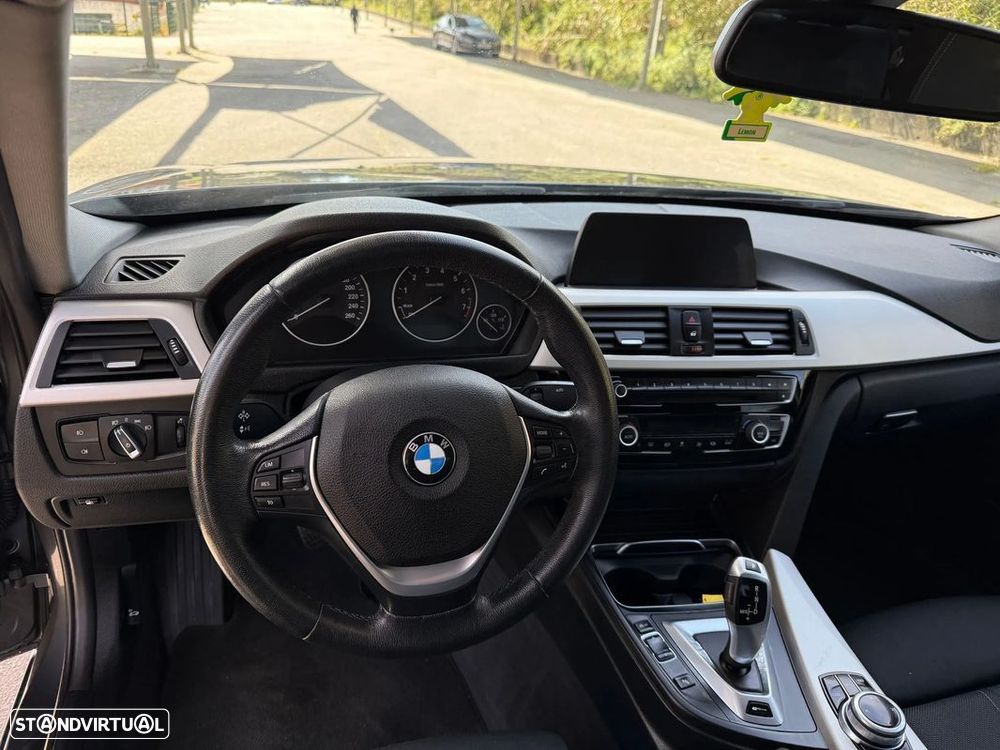 BMW 330 e iPerformance Line Sport - 9