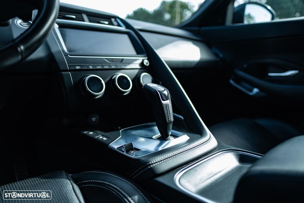 Jaguar E-Pace D150 AWD Aut. R-Dynamic HSE - 29