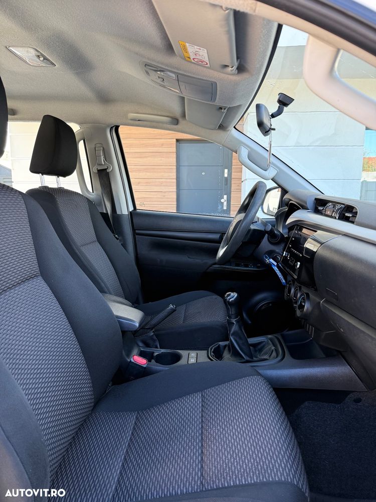 Toyota Hilux 4x4 Double Cab M/T Comfort - 12