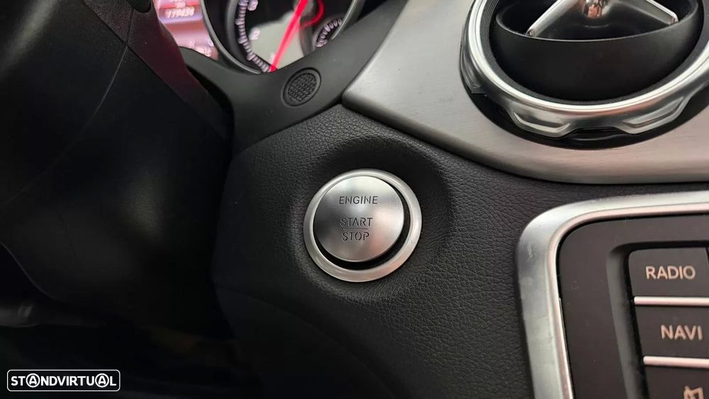 Mercedes-Benz GLA 250 4-Matic AMG Line - 20