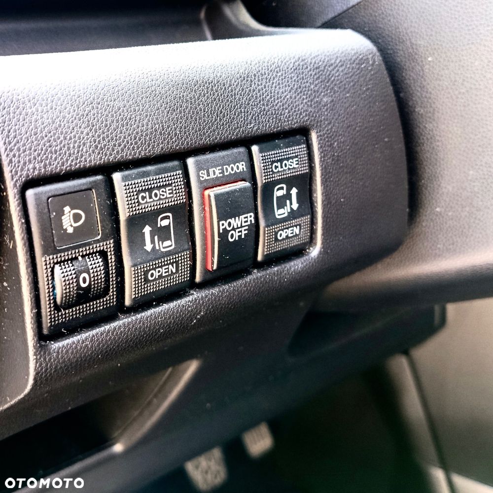 Mazda 5 2.0 CD Exclusive + - 9