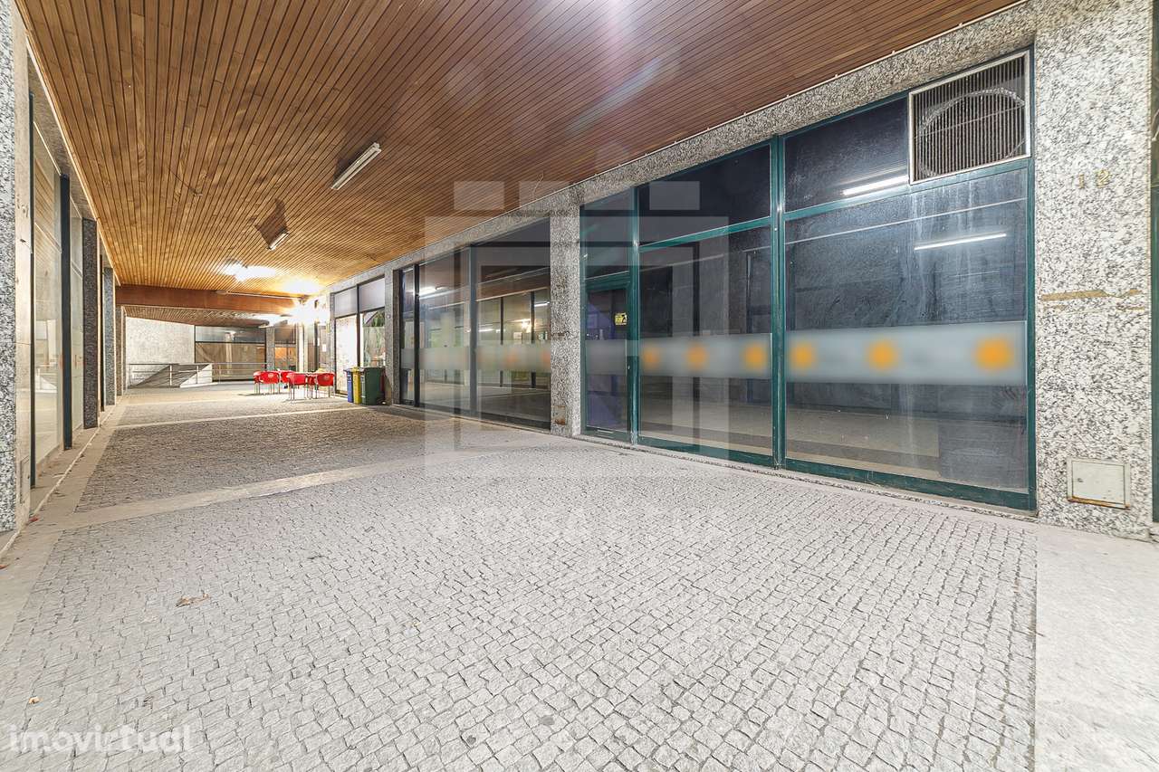 11 Lojas para venda em conjunto em S. João da Madeira - Grande imagem: 2/35