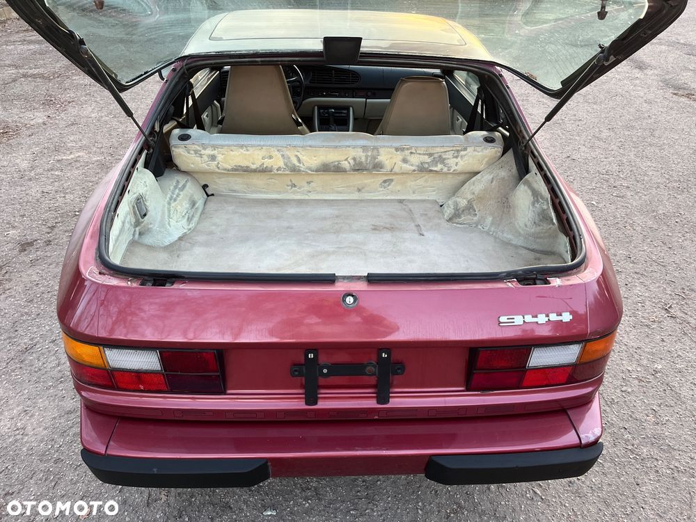 Porsche 944 - 13