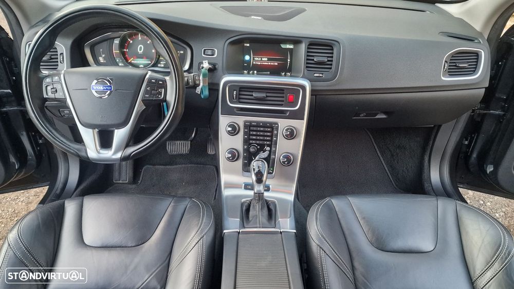 Volvo V60 D6 Plug-In-Hybrid AWD Geartronic Summum - 19