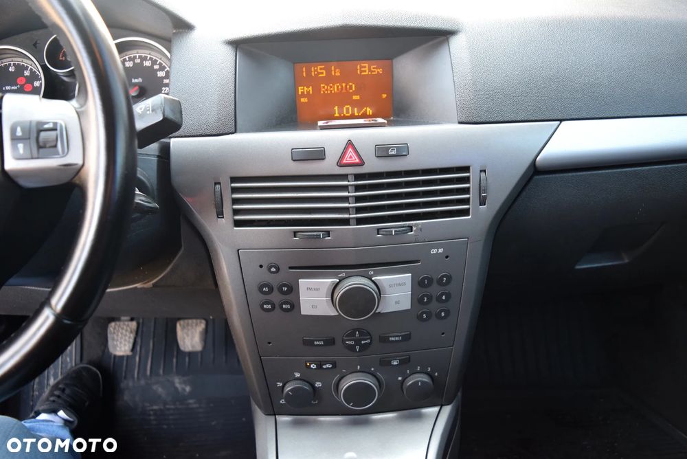 Opel Astra 1.6 Essentia - 19