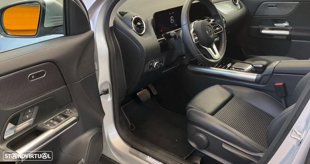 Mercedes-Benz GLA 180 7G-DCT Progressive - 3