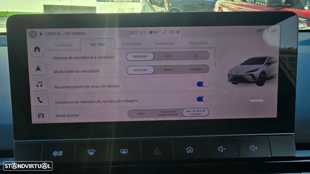 MG MG4 64 kWh Luxury - 25