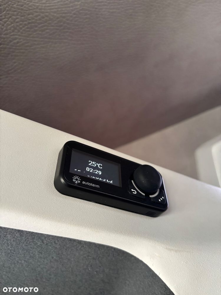 Mercedes-Benz Sprinter - 20