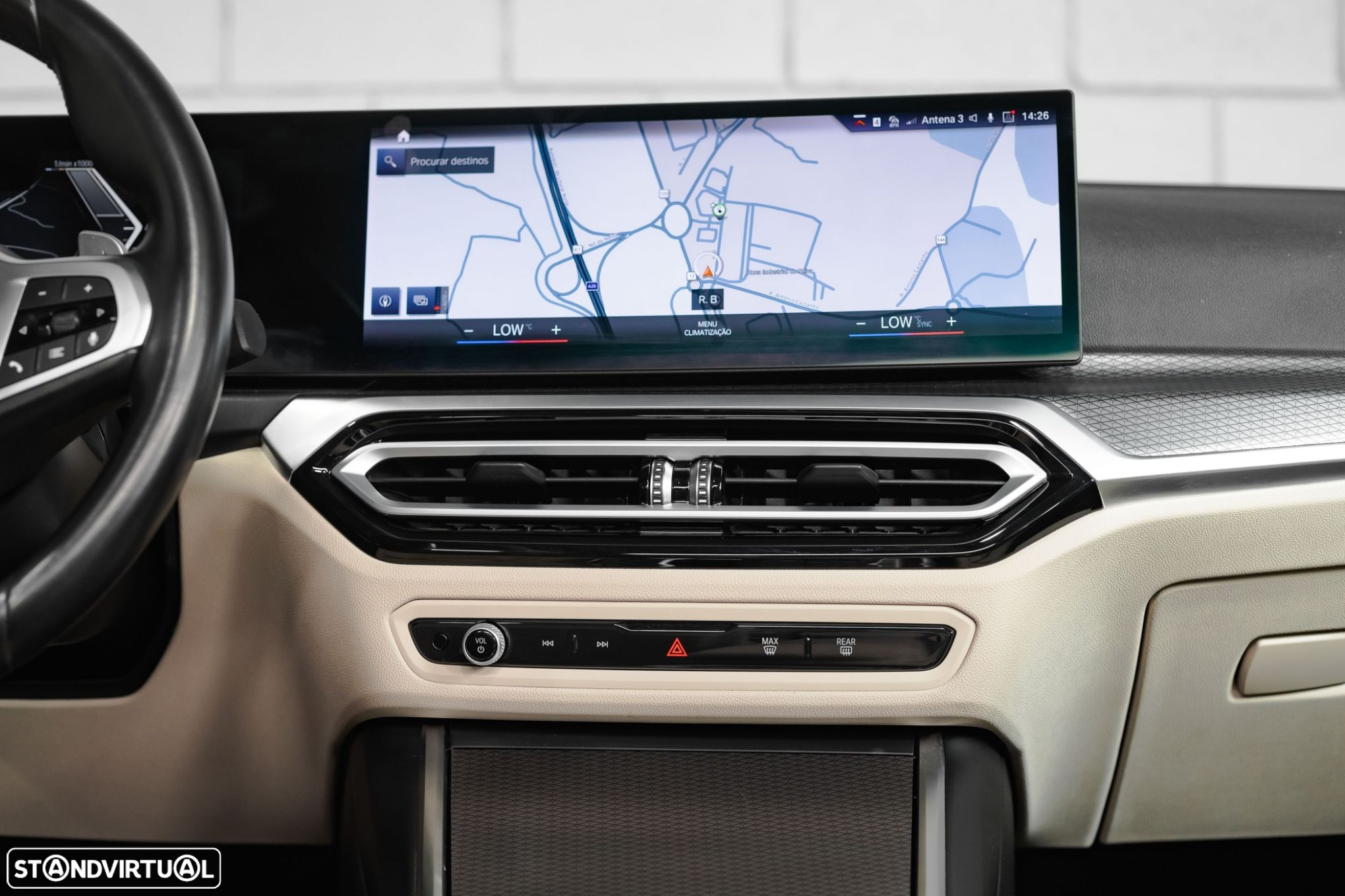 BMW 330 e Pack Desportivo M Auto - 31