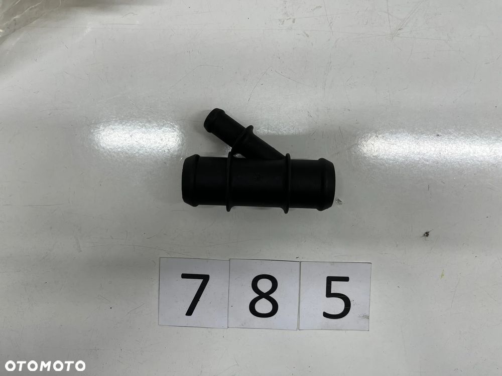 Trójnik króciec złącze przewodu chłodzącego Mercedes 0008692224 - 1