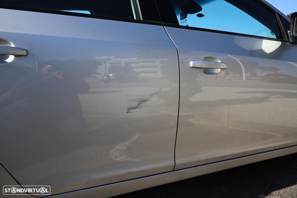 Chevrolet Cruze 1.6 LT - 28